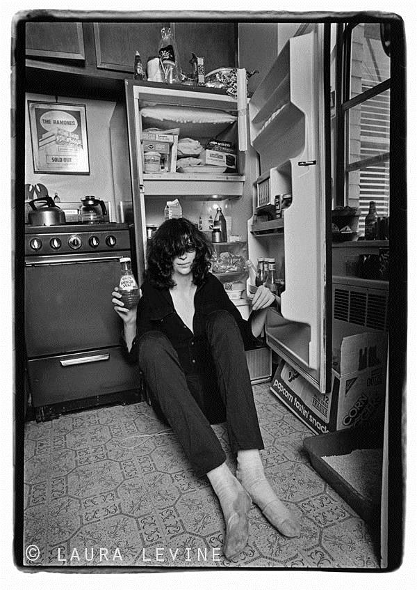 Joey Ramone, NYC, 1982 © Laura Levine