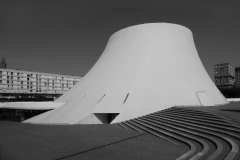 Espace-Oscar-Niemeyer-photo-by-Paul-Clemence-1