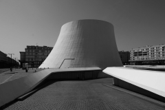 Espace-Oscar-Niemeyer-photo-by-Paul-Clemence-3