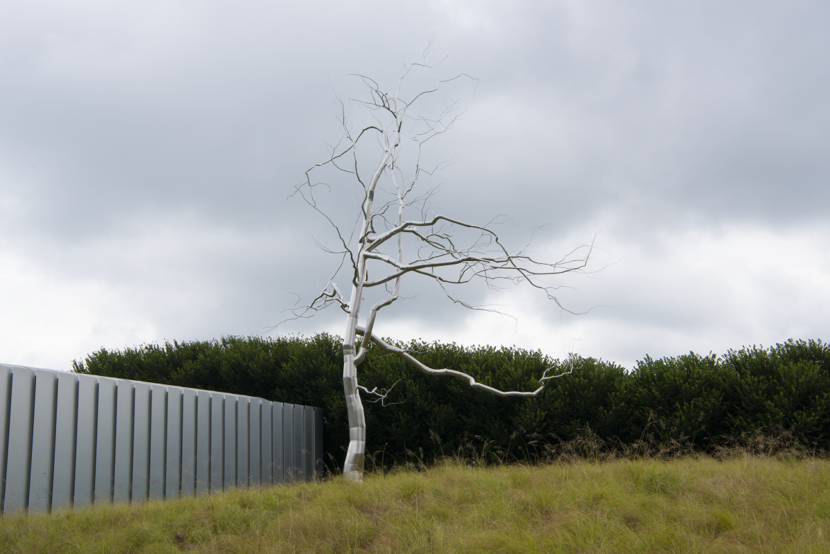 North Carolina Museum of Art West Building; Askew by Roxy Paine