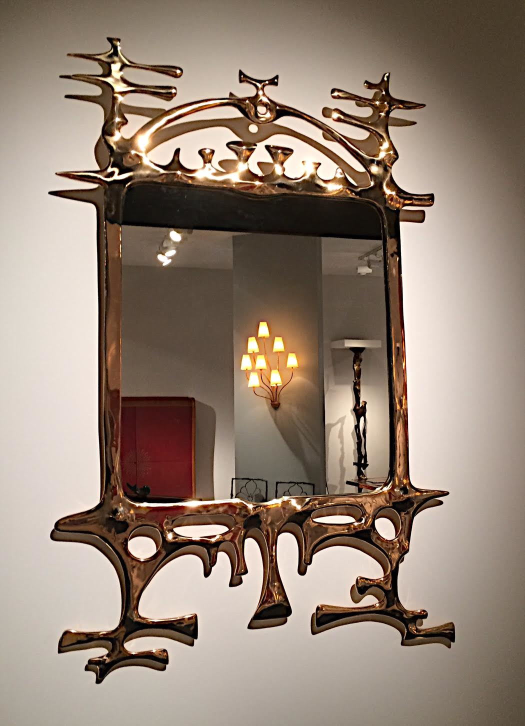 Surrealist mirror in bronze by Victor Roman (1937-1995). Galerie Yves and Victor Gastou.
