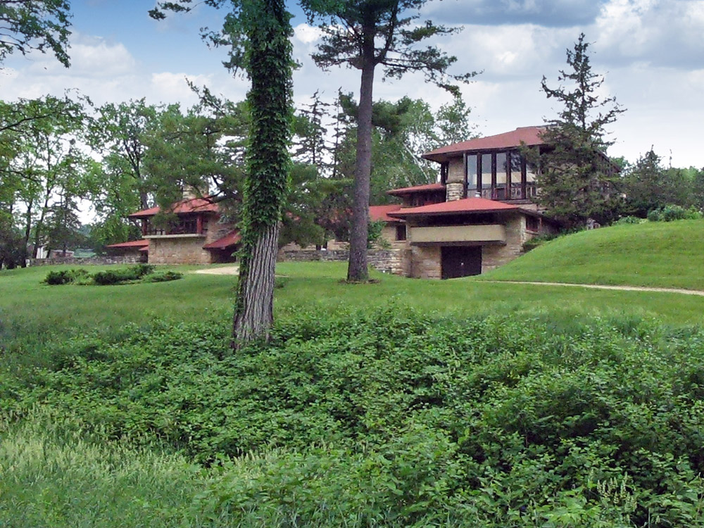 Country: United StatesSite: Taliesin - Hillside TheaterCaption: Southern exterior of Hillside, the theater is the far left projecting window wall.Image Date: 6/2011 Photographer: Courtesy Taliesin Preservation Incorporated/World Monuments FundProvenance: 2014 Watch NominationOriginal: from Sharefile