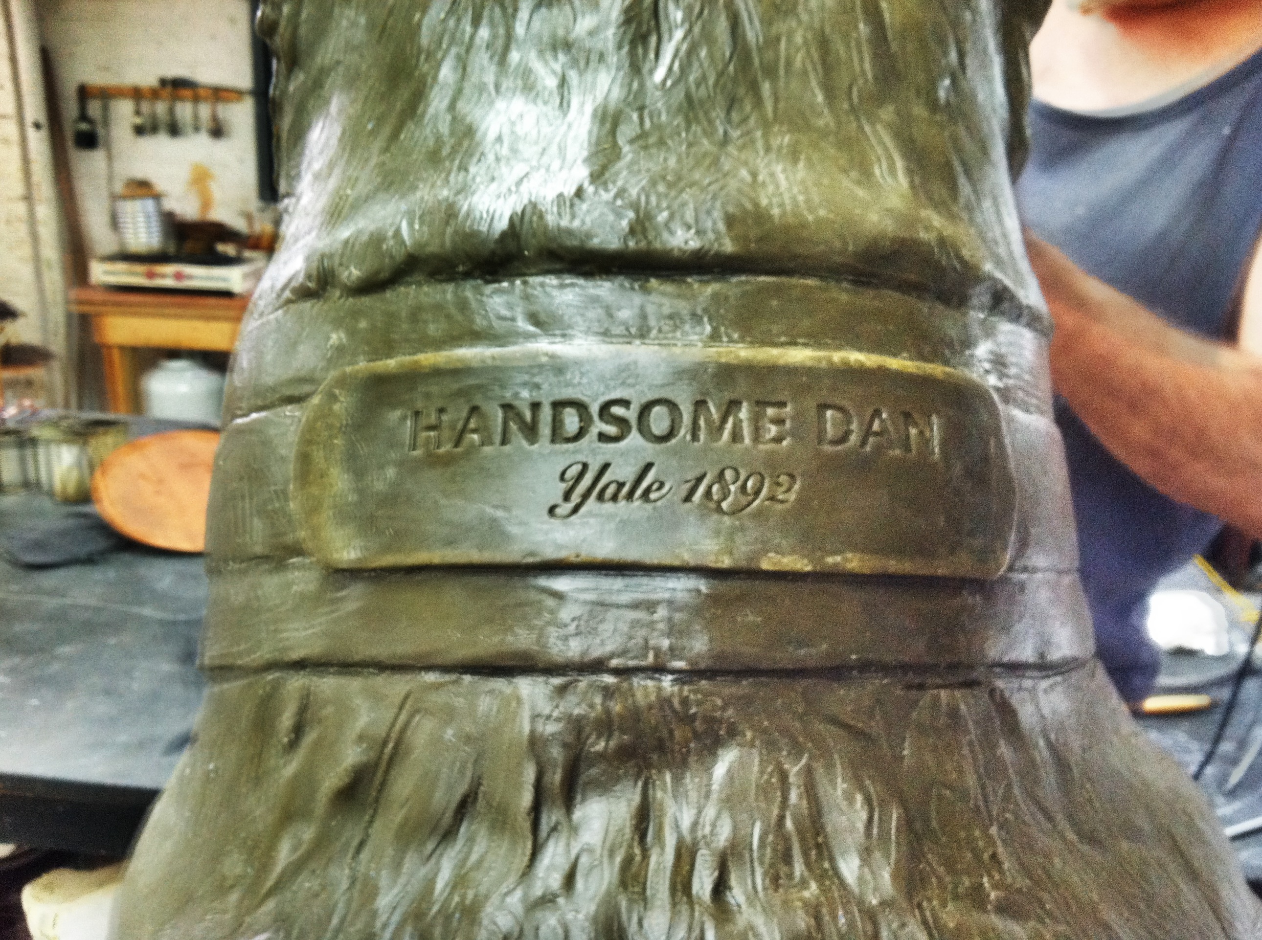 handsome-dan-at-foundry-048_0