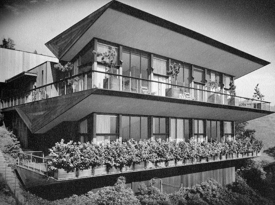 Born in 1903, he apprenticed with modernist Richard Neutra in 1928.